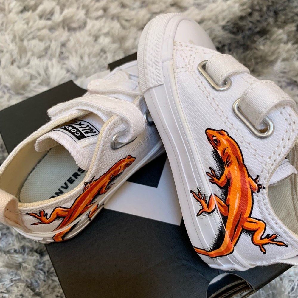 Baby converse shoes size 4